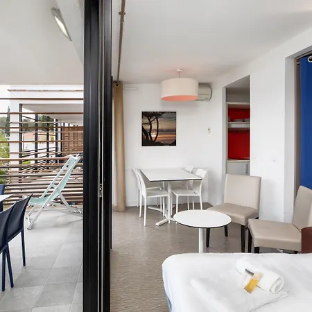 Sowell Family Riviera فندق 4*