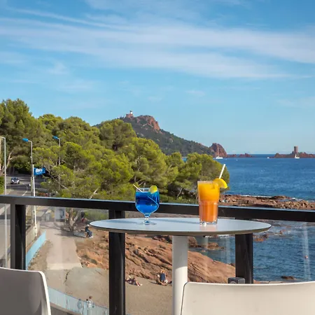 Sowell Family Riviera فندق