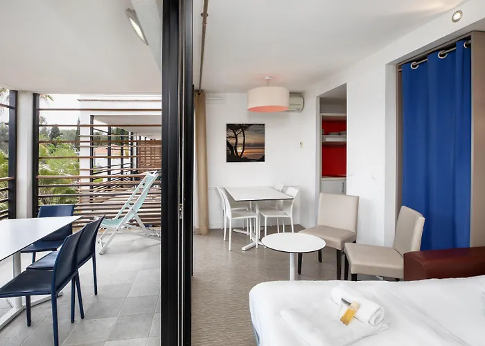 Sowell Family Riviera فندق 4*