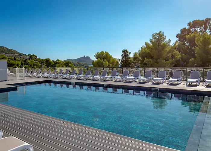 Sowell Family Riviera فندق 4*